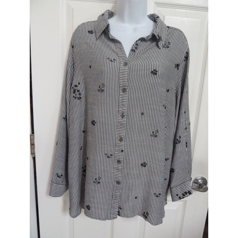 Jane & Delancey Plus 1X Vertical Stripe Floral Embroidered Roll-Tab Blouse Gray
